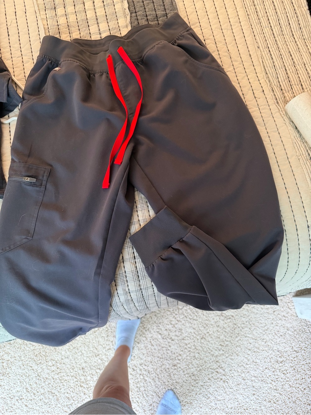Figs Men's Charcoal Joggers with Red Drawstring